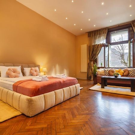 Central Park Residence Μπρασόβ Εξωτερικό φωτογραφία